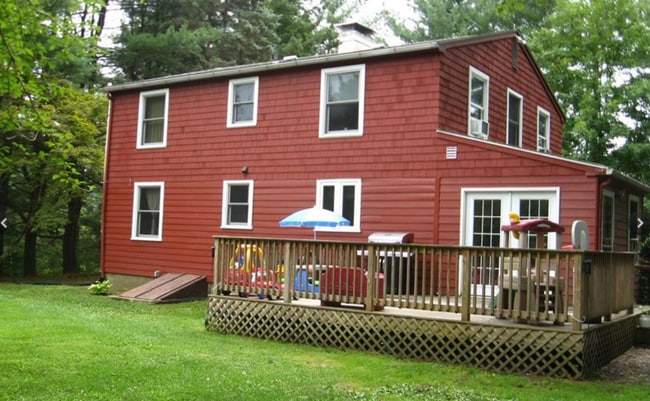 803 Stonehouse Rd in Coventry, CT - Building Photo - Building Photo