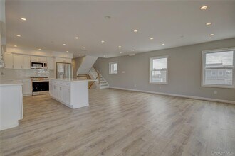 58 California St in Long Beach, NY - Building Photo - Building Photo