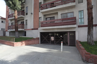 Lucky Mansion in Los Angeles, CA - Foto de edificio - Building Photo