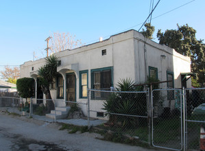 625 E 50th St in Los Angeles, CA - Building Photo - Building Photo