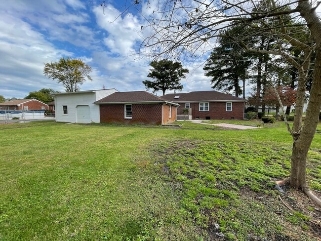 4561 Old Princess Anne Rd in Virginia Beach, VA - Building Photo - Building Photo