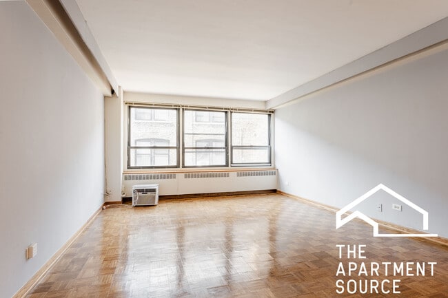 4180 N Marine Dr, Unit 311 in Chicago, IL - Foto de edificio - Building Photo