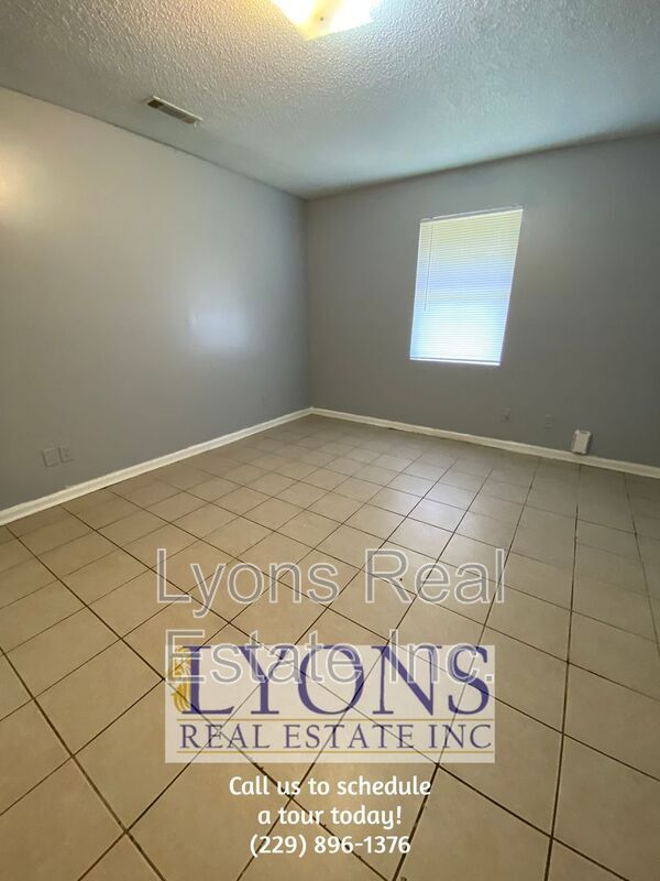 1026 S Gordon Ave in Adel, GA - Building Photo - Building Photo