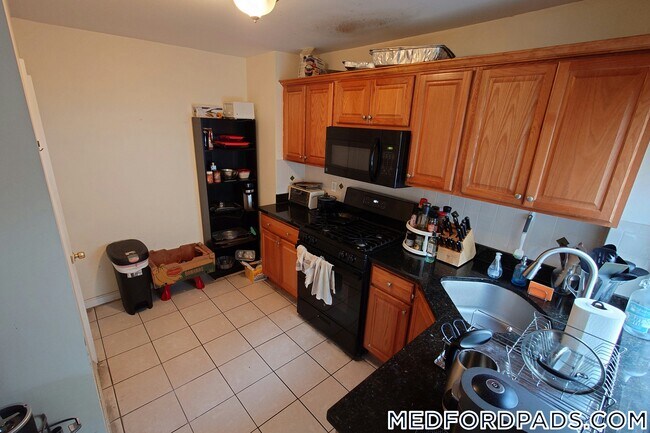 7 Whittemore St in Medford, MA - Building Photo - Building Photo