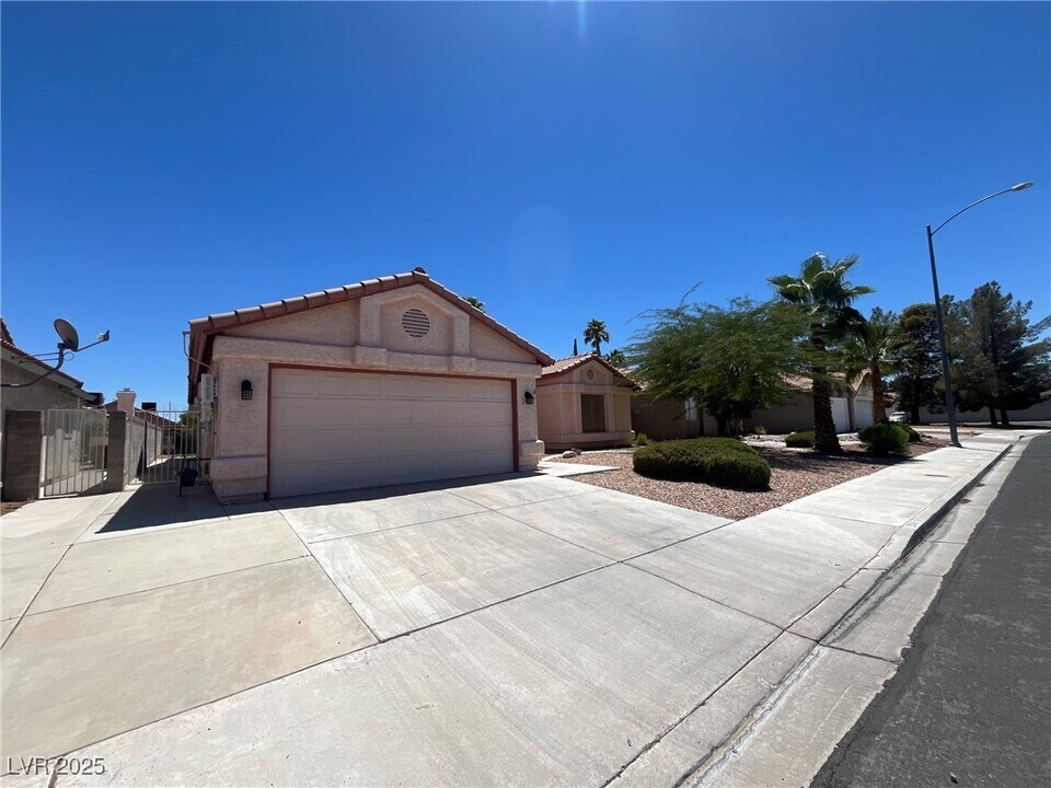 2908 Gentilly Ln in Las Vegas, NV - Building Photo