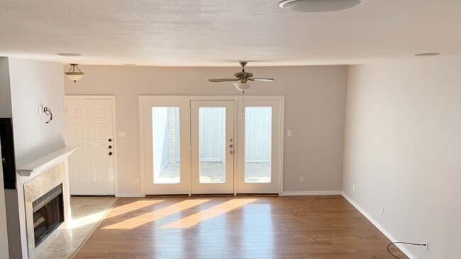 538 Wilcrest Dr in Houston, TX - Building Photo - Building Photo