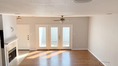 538 Wilcrest Dr in Houston, TX - Building Photo - Building Photo