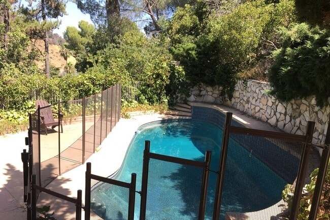 17218 Escalon Dr in Los Angeles, CA - Building Photo - Building Photo