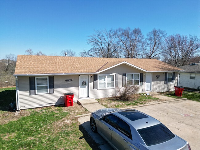 1039-1041 N Aztec Ct in Independence, MO - Building Photo - Building Photo