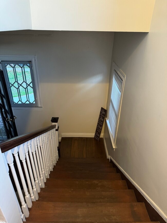 1727 24th W St in Los Angeles, CA - Building Photo - Building Photo