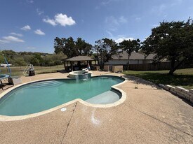 4070 Outpost Trace in Lago Vista, TX - Building Photo