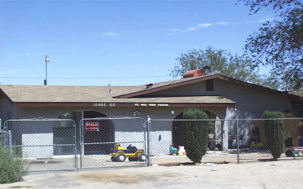 16466-16468 Spruce St in Hesperia, CA - Foto de edificio - Building Photo