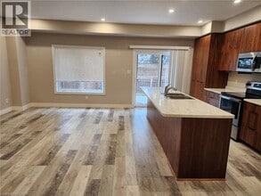 291 Falcon Dr in Woodstock, ON - Building Photo - Building Photo