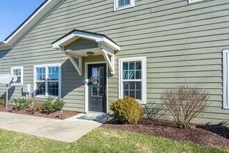 301 Shirebrook Cir in Spring Hill, TN - Foto de edificio - Building Photo