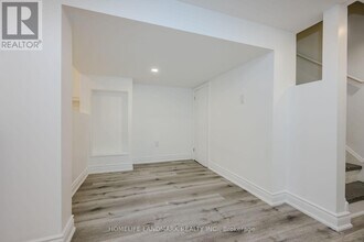 3899 Arvona Pl in Mississauga, ON - Building Photo - Building Photo