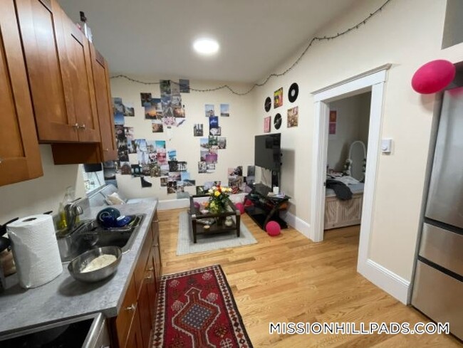 881 Huntington Ave in Boston, MA - Building Photo - Building Photo