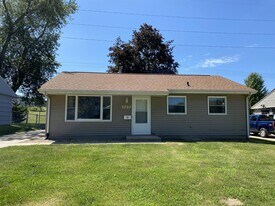 1010 18th St SW in Cedar Rapids, IA - Building Photo