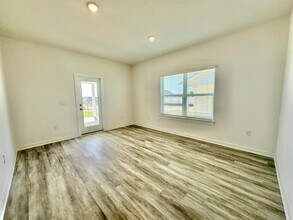 494 Arrowwood Blvd in Freeport, FL - Foto de edificio - Building Photo