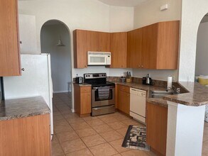 5518 Place Lake Dr in Fort Pierce, FL - Building Photo - Building Photo