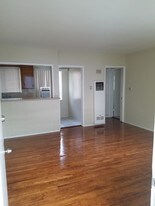 13838 Burbank Blvd in Los Angeles, CA - Building Photo