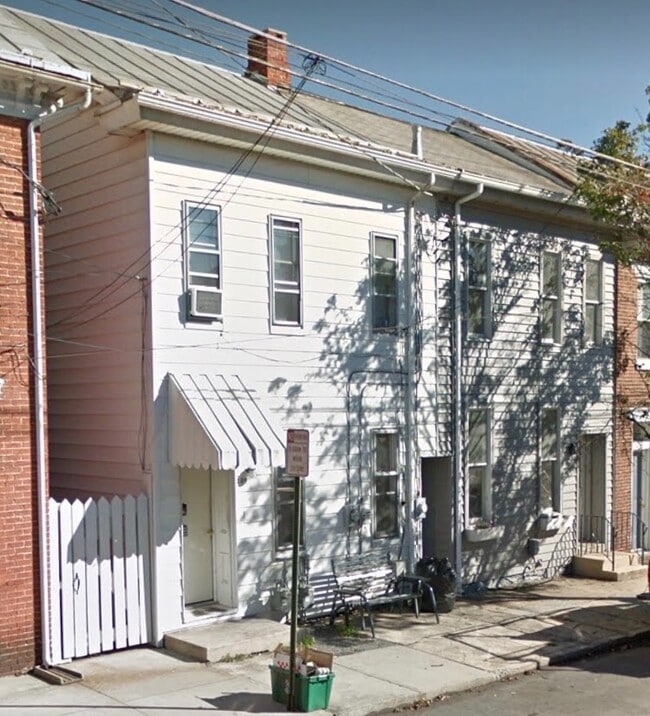 209 N Bedford St in Carlisle, PA - Building Photo - Building Photo