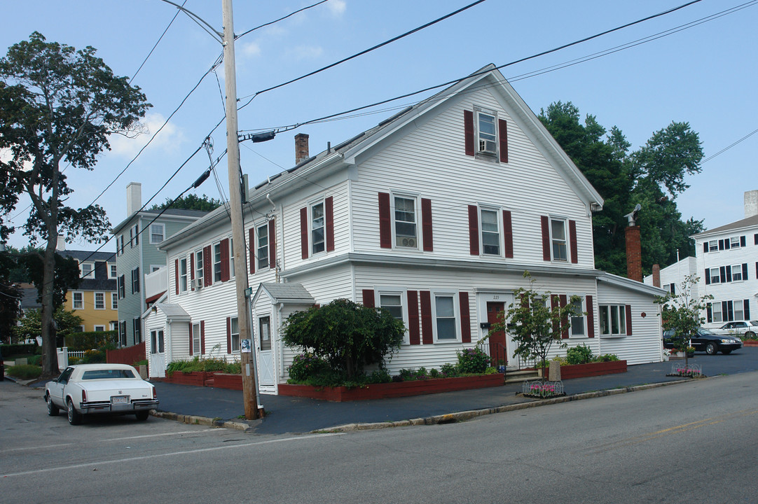 29-31 Merrimac St in Newburyport, MA - Building Photo