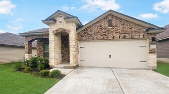 172 Onna St in Taylor, TX - Building Photo