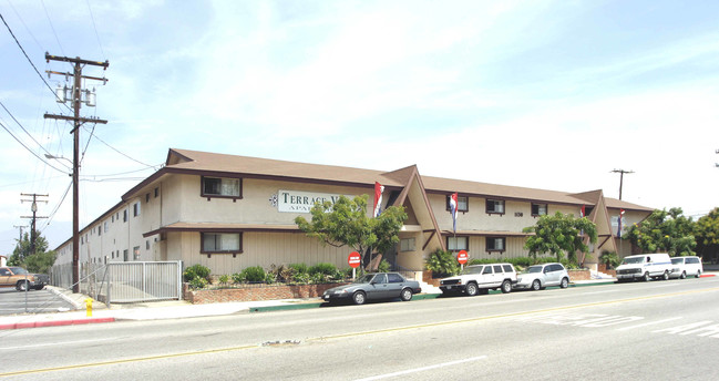 Summit Place Apartments in Ontario, CA - Building Photo - Building Photo