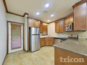 103 Lullaby Ln in Montgomery, TX - Foto de edificio - Building Photo