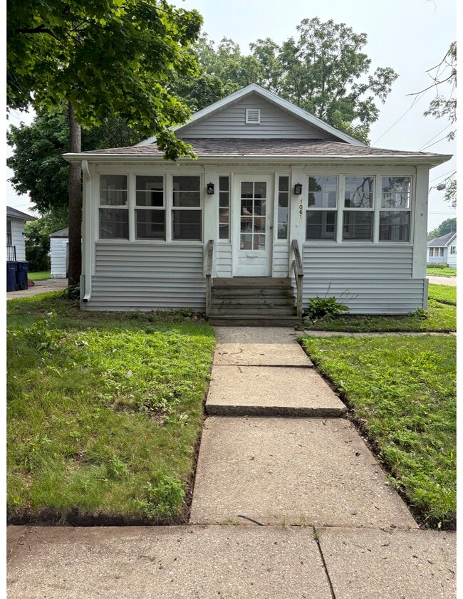 property at 1061 S Terrace St