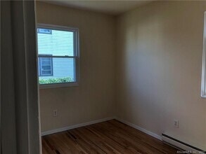 24 Division St in Danbury, CT - Building Photo - Building Photo