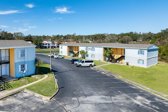 Sandstones Apartments in Pensacola, FL - Building Photo - Building Photo