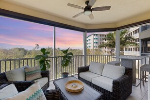 260 Hidden Bay Dr, Unit 204 in Osprey, FL - Building Photo