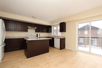 88 Jerome Wy in Bowmanville, ON - Building Photo - Building Photo