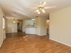 865 Simon Ive Dr in Lawrenceville, GA - Foto de edificio - Building Photo