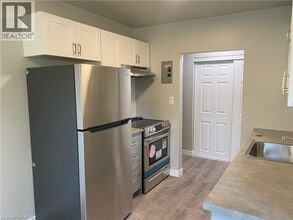 154 Elgin St N in Cambridge, ON - Building Photo - Building Photo