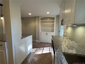 3 Farnham Rd in West Hartford, CT - Building Photo - Building Photo