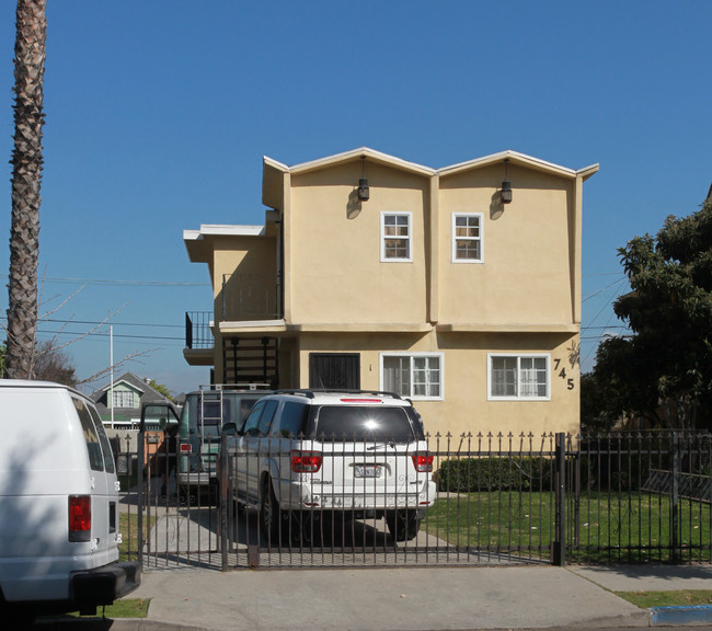 745 E 22nd St in Los Angeles, CA - Foto de edificio - Building Photo