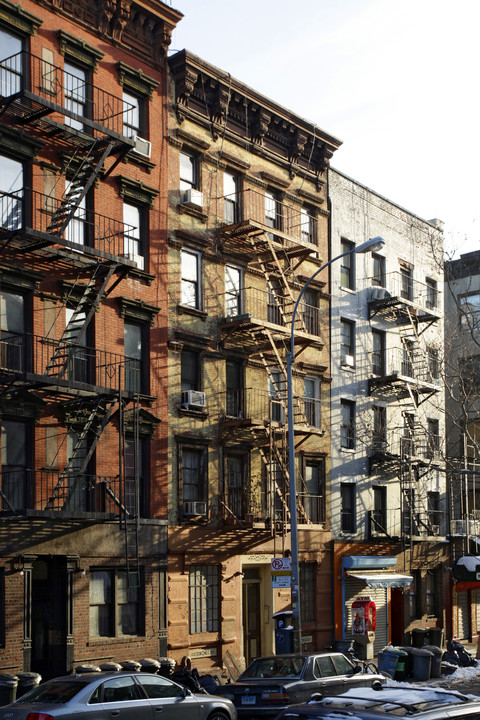 341 E 6th St in New York, NY - Foto de edificio