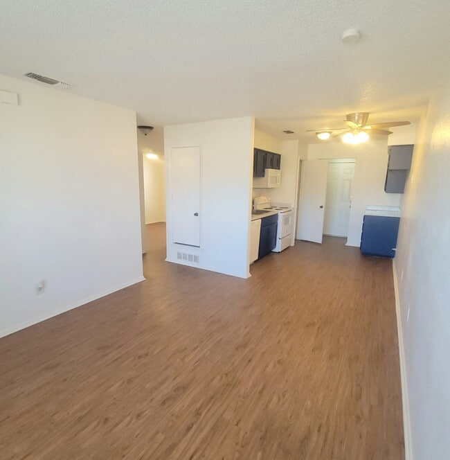 216 Pine Meadow Dr in Kennedale, TX - Foto de edificio - Building Photo