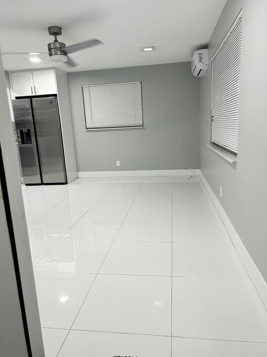 721 NE 6th St in Hallandale Beach, FL - Building Photo