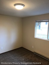 2224 E Courtland Ave in Spokane, WA - Building Photo - Building Photo