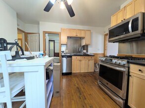 137 Marcella St, Unit 1 in Boston, MA - Building Photo - Building Photo
