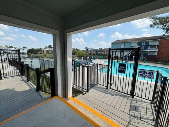 Banyan Shores in Houston, TX - Building Photo - Building Photo