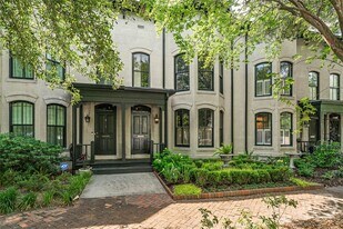 623 Tattnall St in Savannah, GA - Building Photo