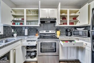 1695 Wynndowne Trail in Smyrna, GA - Building Photo - Building Photo