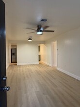 1925 Forked Creek Dr in Englewood, FL - Foto de edificio - Building Photo