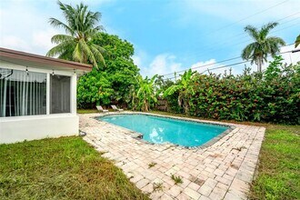 919 SE 17th St in Deerfield Beach, FL - Building Photo - Building Photo
