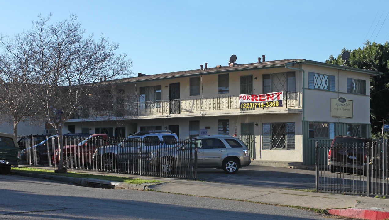 2640 W Avenue 34 in Los Angeles, CA - Foto de edificio