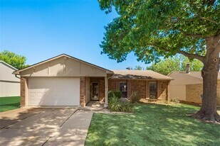 5533 King Dr in The Colony, TX - Building Photo